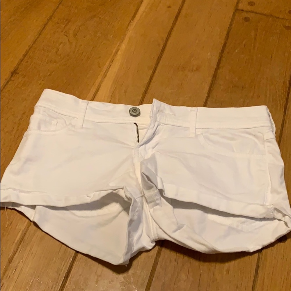 White Hollister shorts
